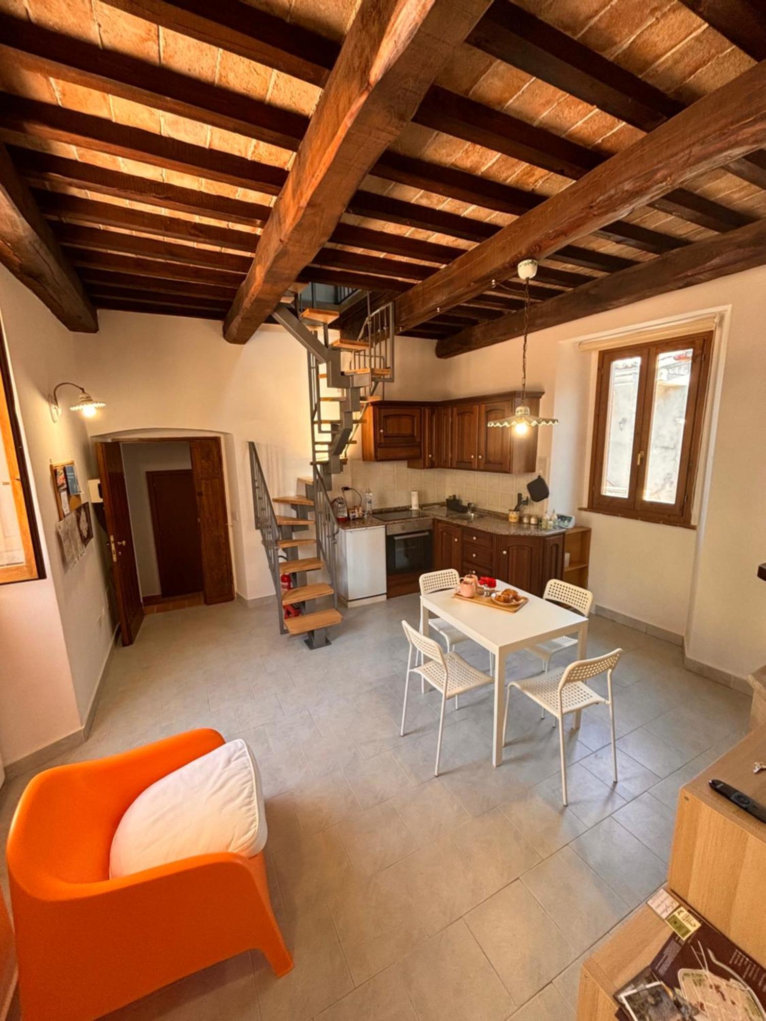 Casa In Umbria - Nella Valle Del Menotre Vicino Rasiglia, Foligno, Assisi,perugia *